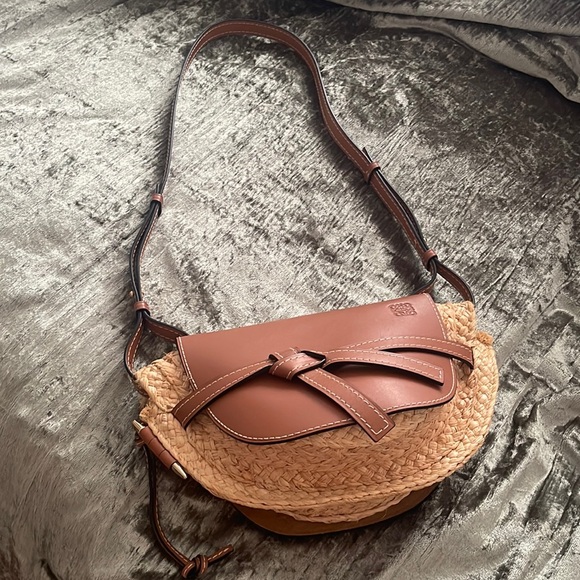 🚫SOLD🚫AUTHENTIC LOEWE GATE RAFFIA BAG - Picture 2 of 10